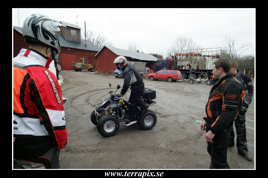 20060404_JT2U3090.jpg 132.7K