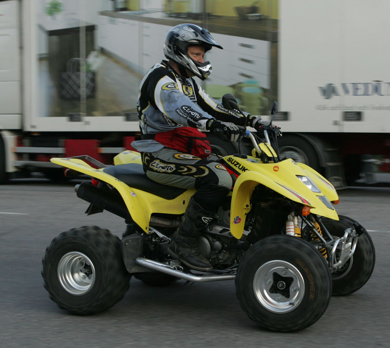 20060704_JT2U2215.jpg 126.5K